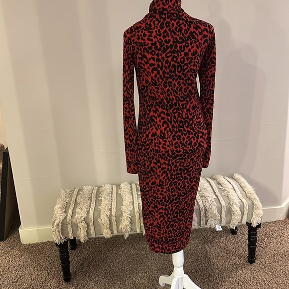 Zara Textured Weave Bodycon Black and Red Leopard Print Midi Dress - Picture 5 of 7